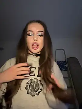 RollDolls online show from January 11, 2026, 5:12 am