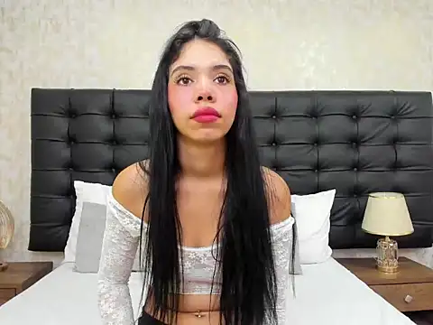 EmaGarcess online show from February 5, 2026, 7:29 pm