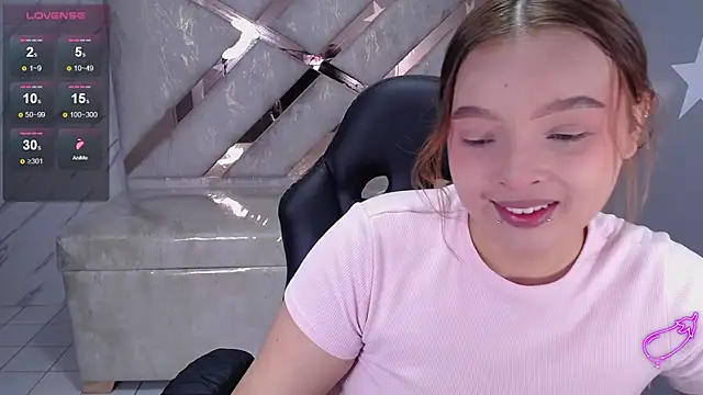 Snapshot of mia_foster_t chatting on April 30, 2026, 1:17 pm mia foster t online show from April 30, 2026, 1:17 pm