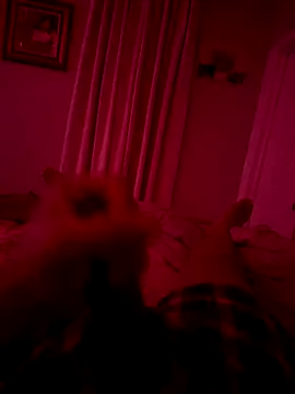 familia0210 online show from October 25, 2025, 8:33 am