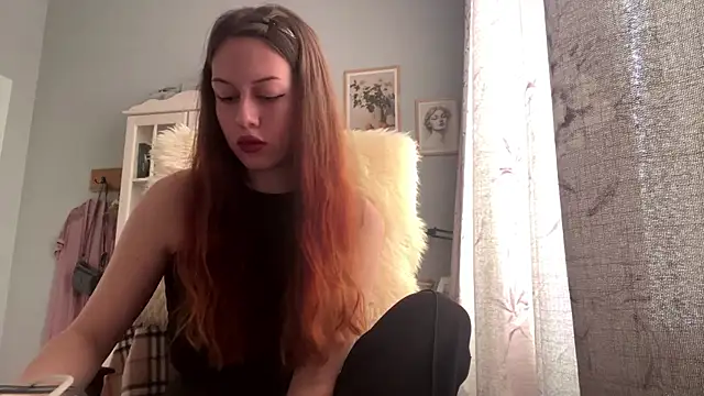 Nayra flash online show from November 29, 2025, 7:22 am