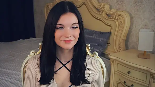 BettieBourque online show from October 8, 2025, 5:43 pm