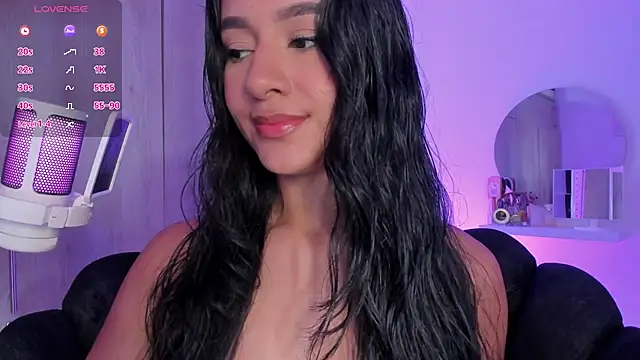 Snapshot of anne_leee chatting on July 12, 2026, 9:17 pm anne leee online show from July 12, 2026, 9:17 pm