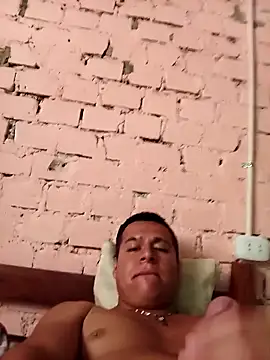 Alex321Flores online show from April 20, 2026, 9:38 pm