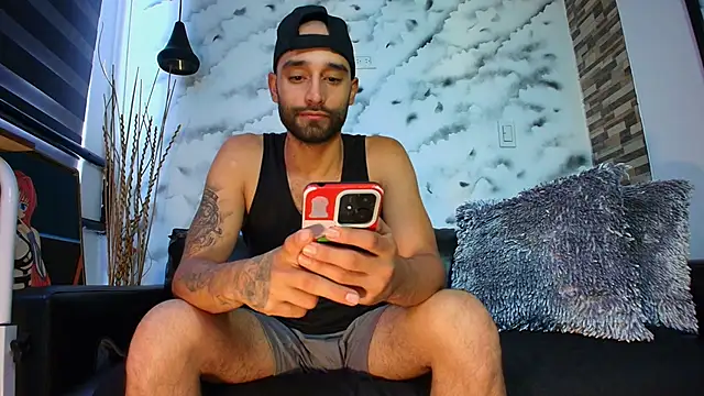 Snapshot of Max_Miller_S chatting on October 4, 2025, 7:01 pm Max Miller S online show from October 4, 2025, 7:01 pm