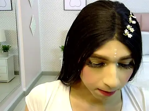 Luna LaFontaine online show from October 9, 2025, 12:14 pm