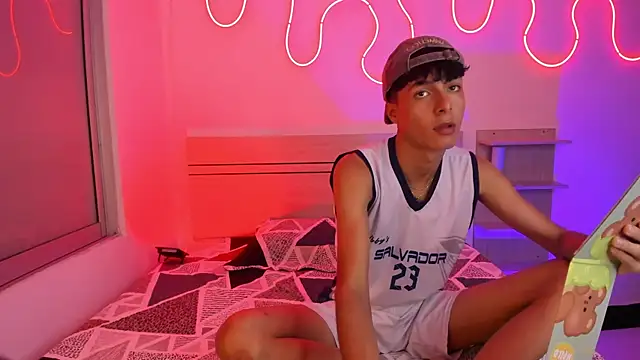 Snapshot of luccas_ferreira chatting on October 20, 2025, 6:52 pm luccas ferreira online show from October 20, 2025, 6:52 pm