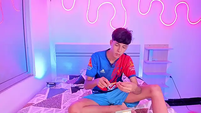 Snapshot of luccas_ferreira chatting on October 21, 2025, 7:03 pm luccas ferreira online show from October 21, 2025, 7:03 pm