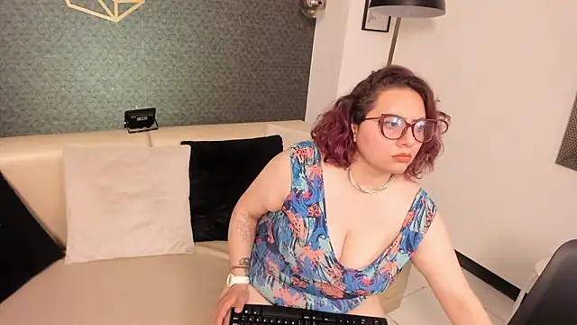 Snapshot of sam_von_tess chatting on October 3, 2025, 3:47 am sam von tess online show from October 3, 2025, 3:47 am