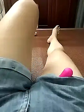 Lili 2love online show from October 16, 2025, 1:01 pm