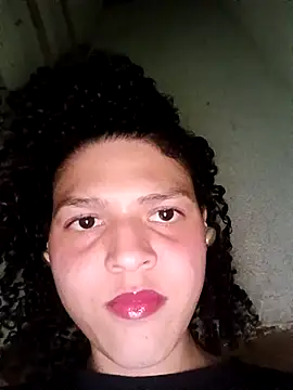 Snapshot of Larissinhamm chatting on October 3, 2025, 5:26 am Larissinhamm online show from October 3, 2025, 5:26 am