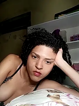 Snapshot of Larissinhamm chatting on October 11, 2025, 5:17 am Larissinhamm online show from October 11, 2025, 5:17 am