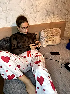 Lipsihot online show from October 18, 2025, 5:35 pm