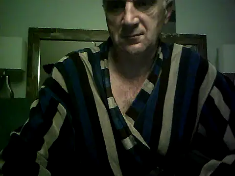 Snapshot of Vintermelon2 chatting on October 4, 2025, 4:21 am Vintermelon2 online show from October 4, 2025, 4:21 am