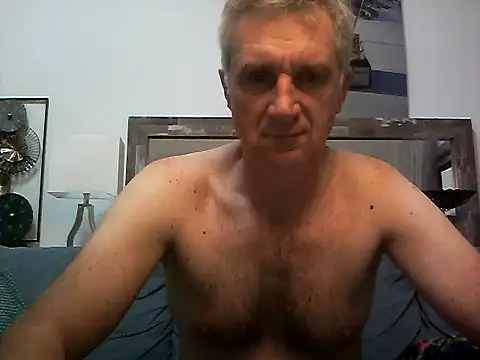 Snapshot of Vintermelon2 chatting on October 9, 2025, 6:44 am Vintermelon2 online show from October 9, 2025, 6:44 am