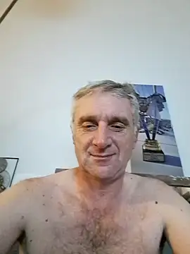 Snapshot of Vintermelon2 chatting on October 16, 2025, 7:48 pm Vintermelon2 online show from October 16, 2025, 7:48 pm