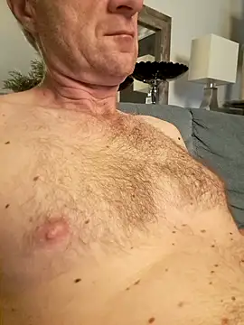 Snapshot of Vintermelon2 chatting on October 22, 2025, 11:26 pm Vintermelon2 online show from October 22, 2025, 11:26 pm