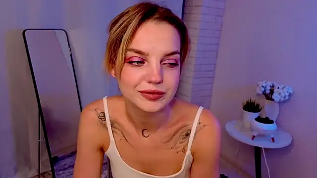 FeliceSpigner online show from October 26, 2025, 3:18 pm