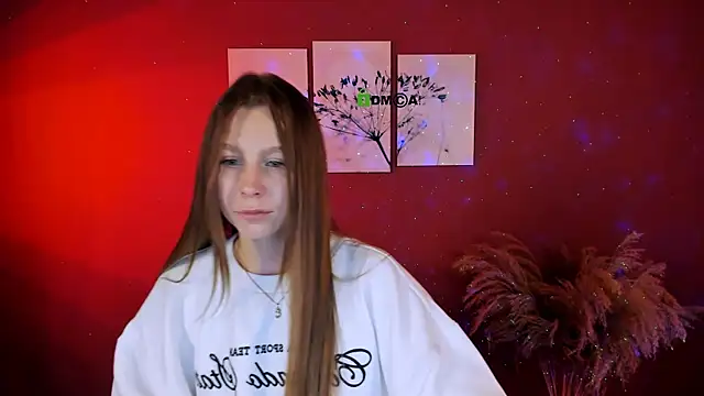 Snapshot of esme_moore_ chatting on October 10, 2025, 8:46 am esme moore online show from October 10, 2025, 8:46 am