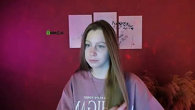 Snapshot of esme_moore_ chatting on October 14, 2025, 8:37 am esme moore online show from October 14, 2025, 8:37 am