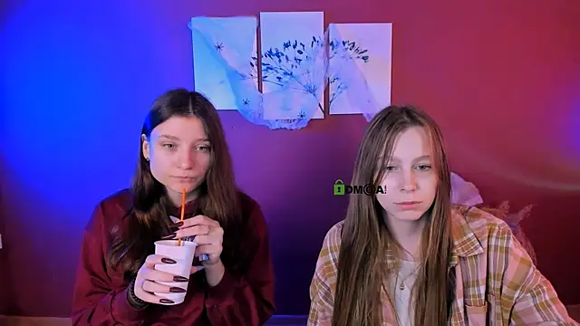 Snapshot of esme_moore_ chatting on October 30, 2025, 9:55 am esme moore online show from October 30, 2025, 9:55 am