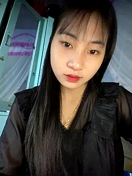 banlinh004 online show from November 25, 2025, 2:55 am