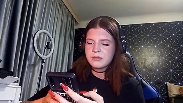 LissaKradfer online show from October 3, 2025, 1:08 pm