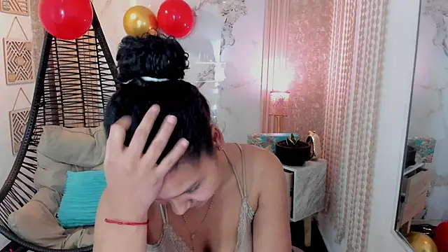 Snapshot of AriaVega chatting on April 26, 2026, 12:14 pm AriaVega online show from April 26, 2026, 12:14 pm