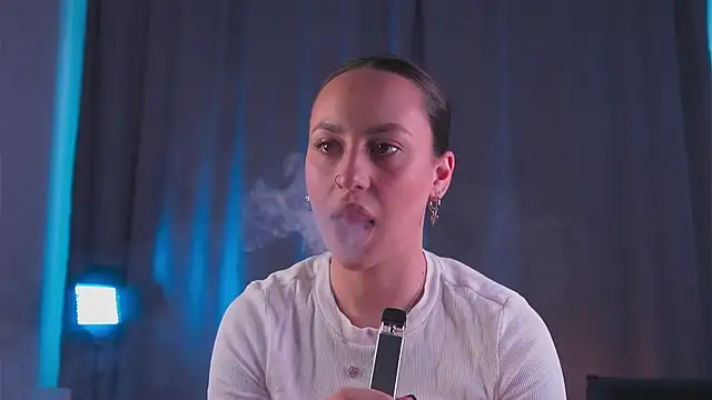 formoneyes online show from October 6, 2025, 4:21 am