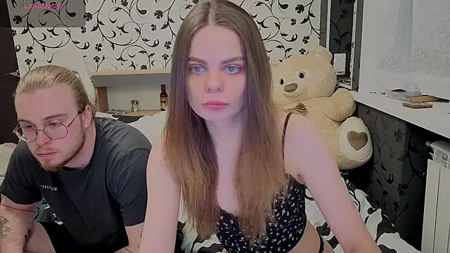 Snapshot of xAlisontiny chatting on April 10, 2026, 7:51 pm xAlisontiny online show from April 10, 2026, 7:51 pm