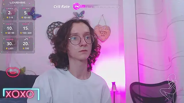 Snapshot of White_King4 chatting on October 14, 2025, 7:03 pm White King4 online show from October 14, 2025, 7:03 pm