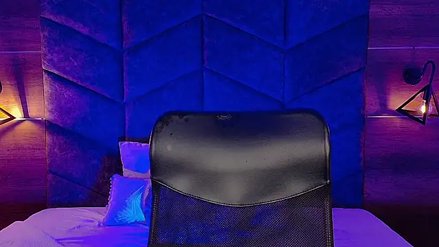 LiamThunder05  online show from October 28, 2025, 3:10 am