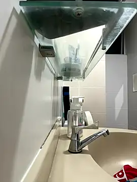 Snapshot of kisserzz chatting on November 7, 2025, 4:51 pm kisserzz online show from November 7, 2025, 4:51 pm