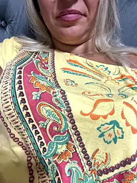 Daiana Andra online show from October 12, 2025, 8:52 pm