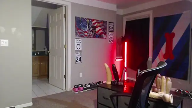 Snapshot of Michigan9000 chatting on April 1, 2026, 10:49 am Michigan9000 online show from April 1, 2026, 10:49 am