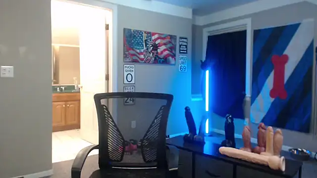 Snapshot of Michigan9000 chatting on April 2, 2026, 1:47 am Michigan9000 online show from April 2, 2026, 1:47 am