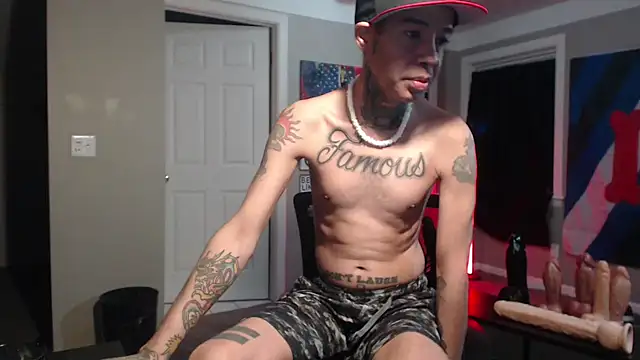 Snapshot of Michigan9000 chatting on April 5, 2026, 1:03 am Michigan9000 online show from April 5, 2026, 1:03 am