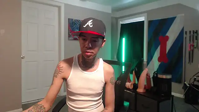 Snapshot of Michigan9000 chatting on April 13, 2026, 2:33 pm Michigan9000 online show from April 13, 2026, 2:33 pm