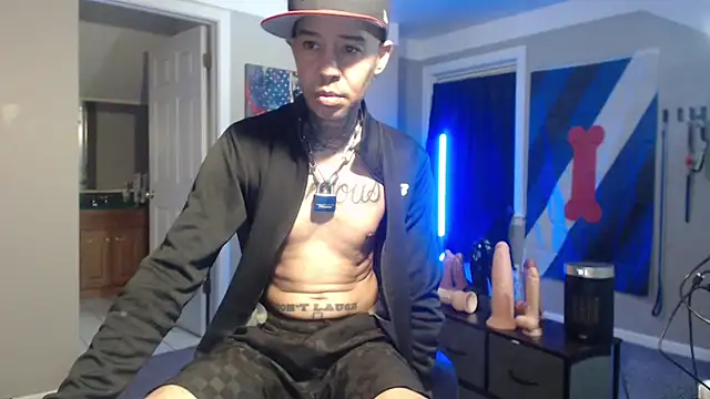 Snapshot of Michigan9000 chatting on April 16, 2026, 3:29 am Michigan9000 online show from April 16, 2026, 3:29 am