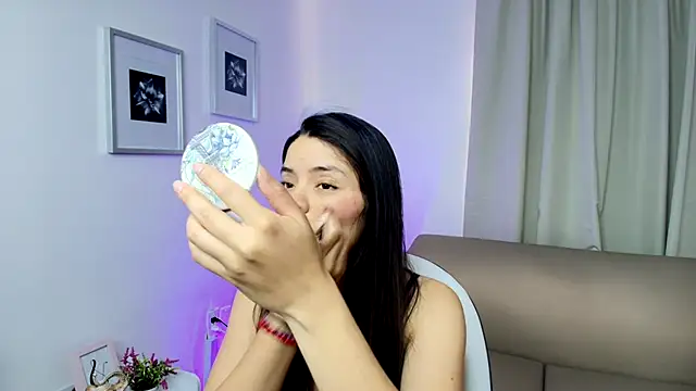 victoria stern online show from October 23, 2025, 12:37 pm