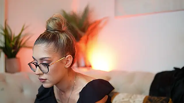 AileenKiss online show from October 9, 2025, 6:06 pm