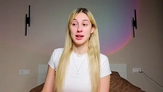 foxy vivi online show from November 3, 2025, 2:18 pm