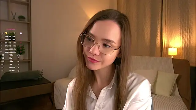 SweetSaraPie online show from April 8, 2026, 7:03 pm