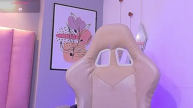 Snapshot of CamilaLevy chatting on October 29, 2025, 12:29 pm CamilaLevy online show from October 29, 2025, 12:29 pm