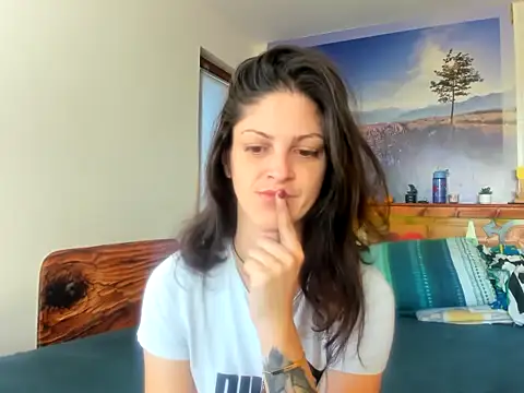 anissawhitenss online show from October 29, 2025, 9:44 am