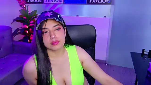 Snapshot of Violetta_Swett_ chatting on October 16, 2025, 1:56 pm Violetta Swett online show from October 16, 2025, 1:56 pm