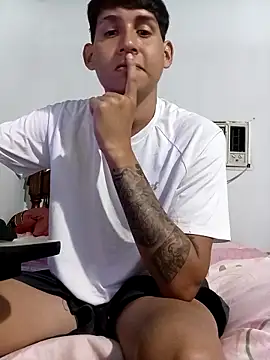 Snapshot of Luisneljc chatting on February 23, 2026, 11:46 pm Luisneljc online show from February 23, 2026, 11:46 pm