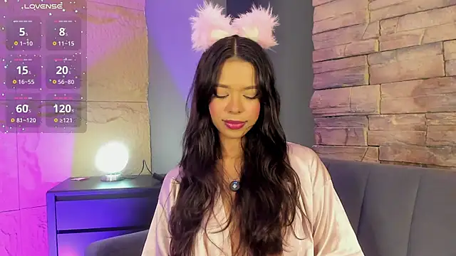 naomi hill1 online show from November 10, 2025, 10:09 pm