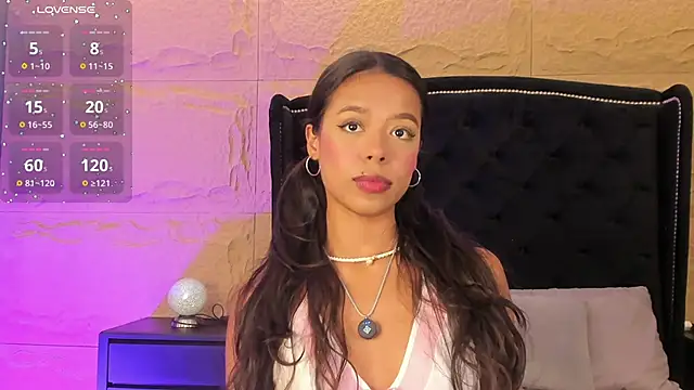 naomi hill1 online show from November 20, 2025, 9:47 pm