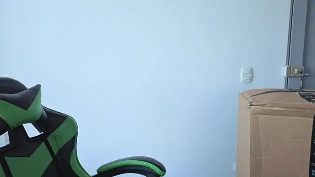 Qadeshoficial online show from October 15, 2025, 9:37 pm